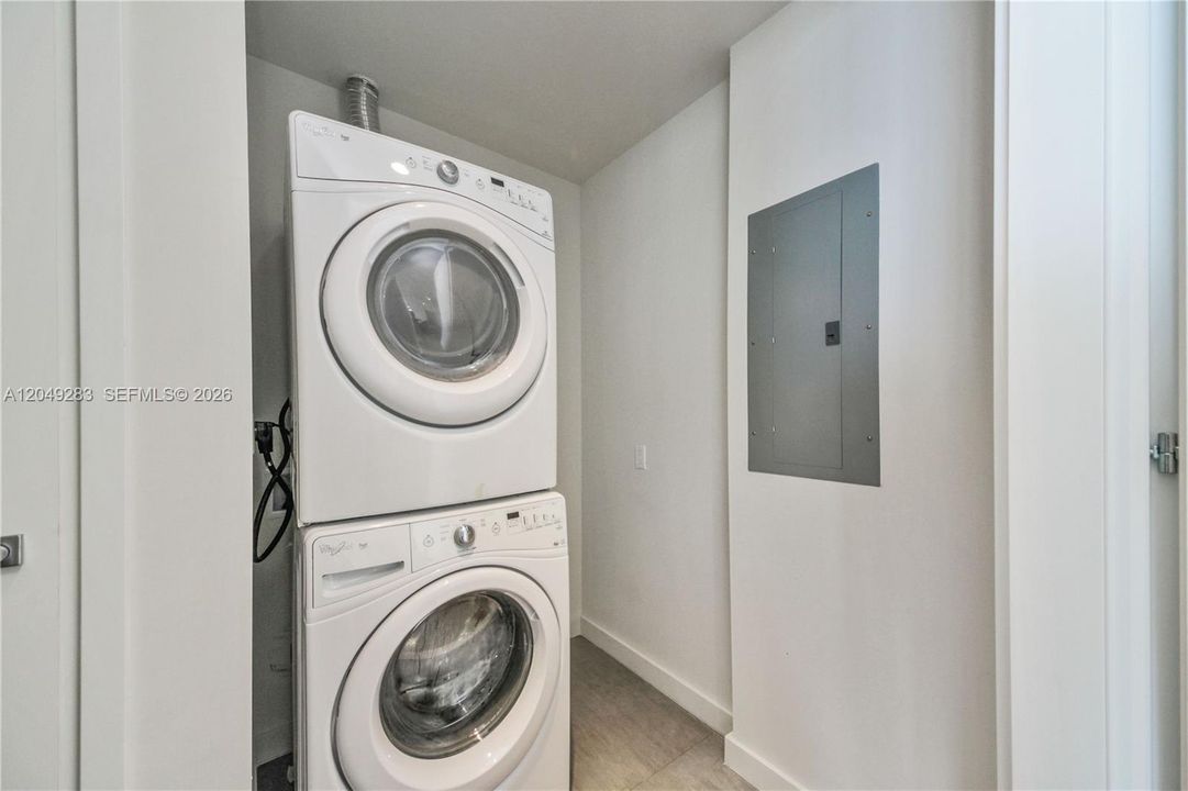 For Rent: $9,500 (2 beds, 3 baths, 1622 Square Feet)