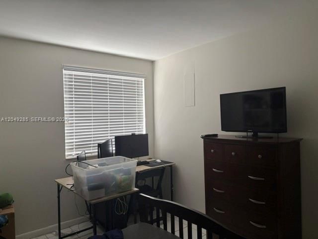 For Rent: $3,000 (3 beds, 2 baths, 1174 Square Feet)