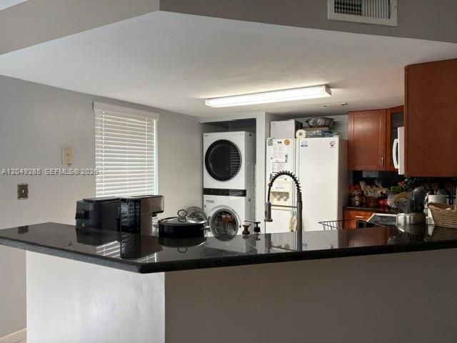 For Rent: $3,000 (3 beds, 2 baths, 1174 Square Feet)