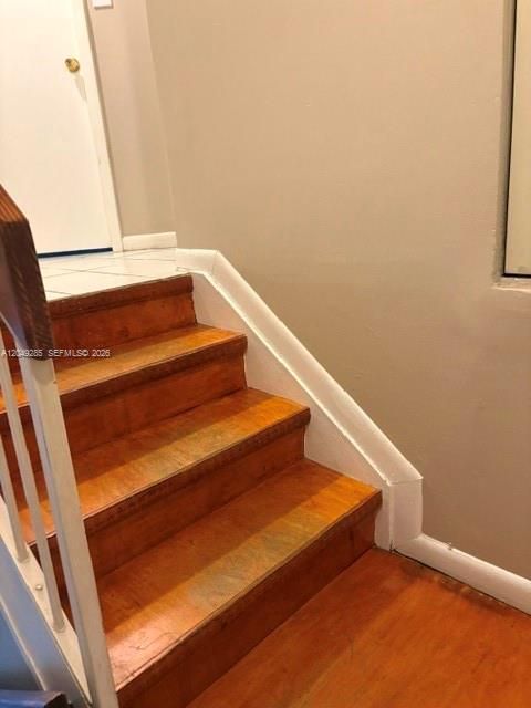 For Rent: $3,000 (3 beds, 2 baths, 1174 Square Feet)