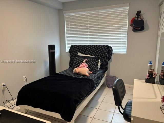 For Rent: $3,000 (3 beds, 2 baths, 1174 Square Feet)