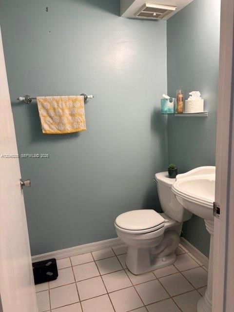 For Rent: $3,000 (3 beds, 2 baths, 1174 Square Feet)