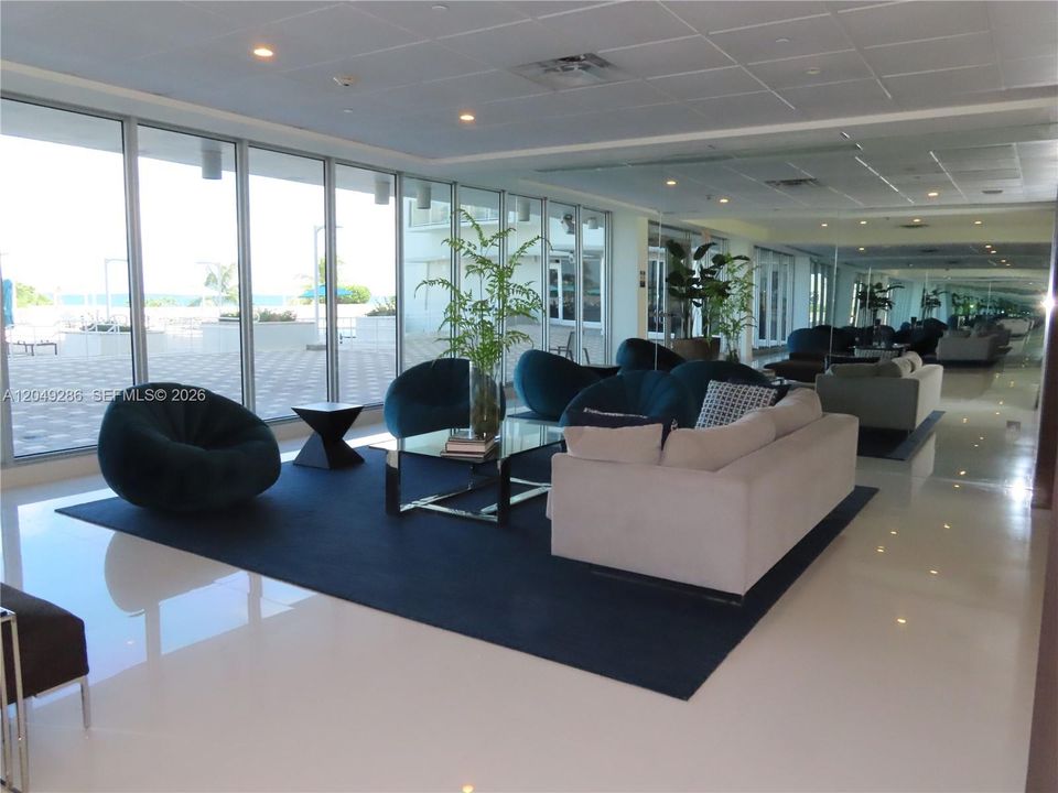 For Rent: $5,000 (2 beds, 2 baths, 1296 Square Feet)