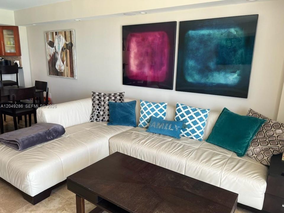 For Rent: $5,000 (2 beds, 2 baths, 1296 Square Feet)