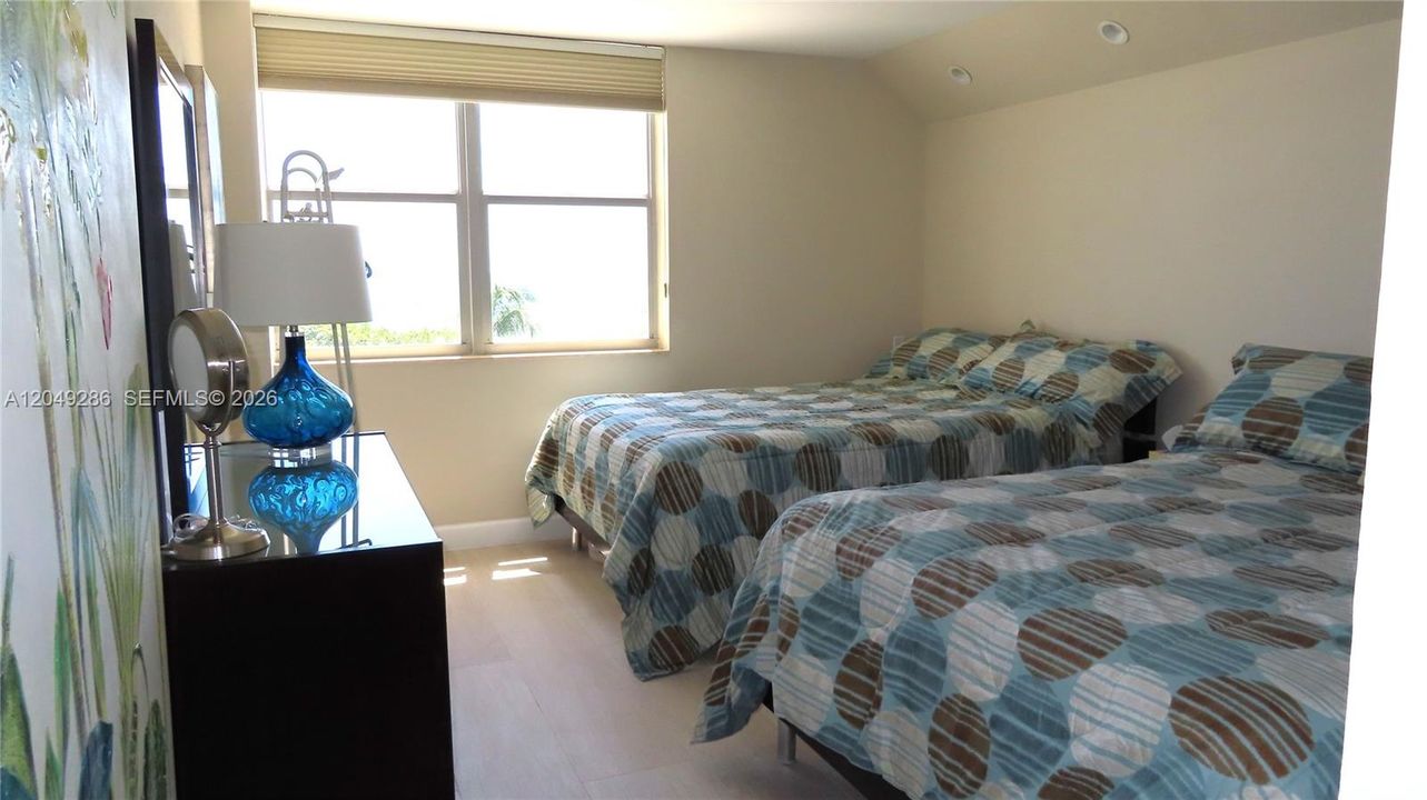 For Rent: $5,000 (2 beds, 2 baths, 1296 Square Feet)