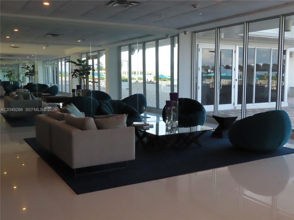 For Rent: $5,000 (2 beds, 2 baths, 1296 Square Feet)
