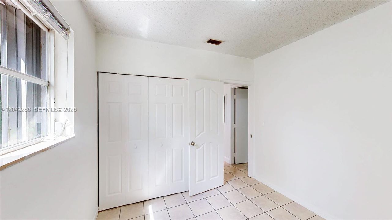 For Sale: $449,999 (3 beds, 1 baths, 1012 Square Feet)