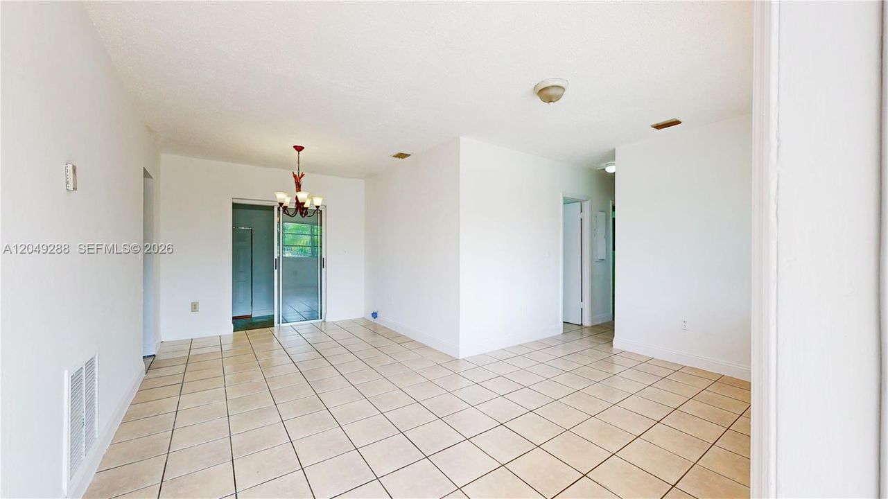 For Sale: $449,999 (3 beds, 1 baths, 1012 Square Feet)