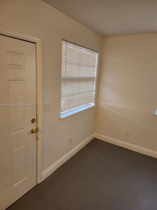 For Rent: $2,000 (3 beds, 2 baths, 1056 Square Feet)