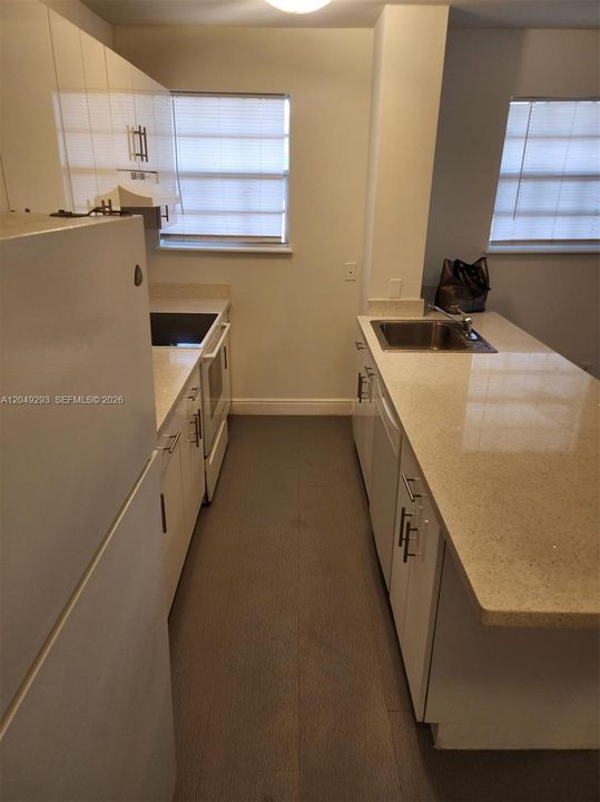 For Rent: $2,000 (3 beds, 2 baths, 1056 Square Feet)