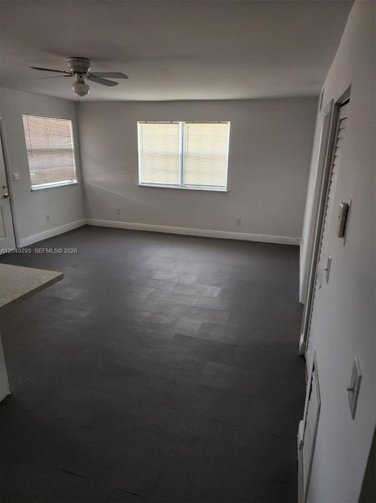 For Rent: $2,000 (3 beds, 2 baths, 1056 Square Feet)