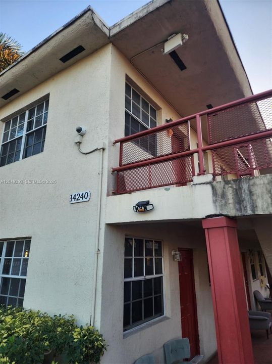 For Rent: $2,000 (3 beds, 2 baths, 1056 Square Feet)