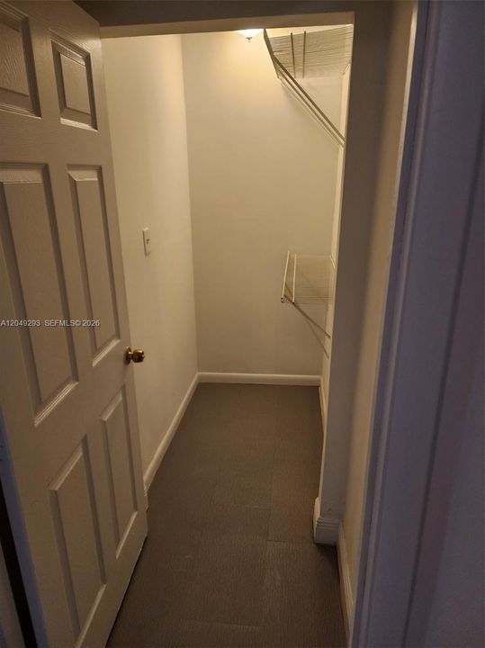 For Rent: $2,000 (3 beds, 2 baths, 1056 Square Feet)
