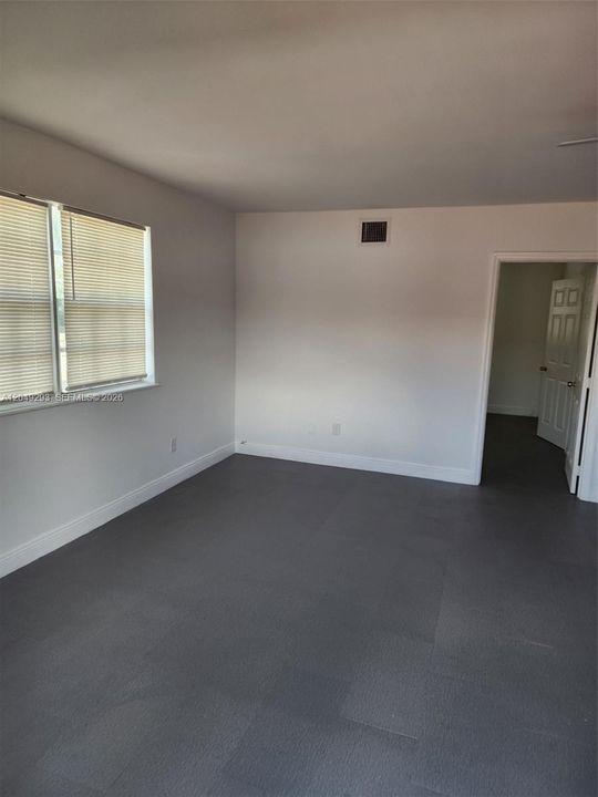 For Rent: $2,000 (3 beds, 2 baths, 1056 Square Feet)
