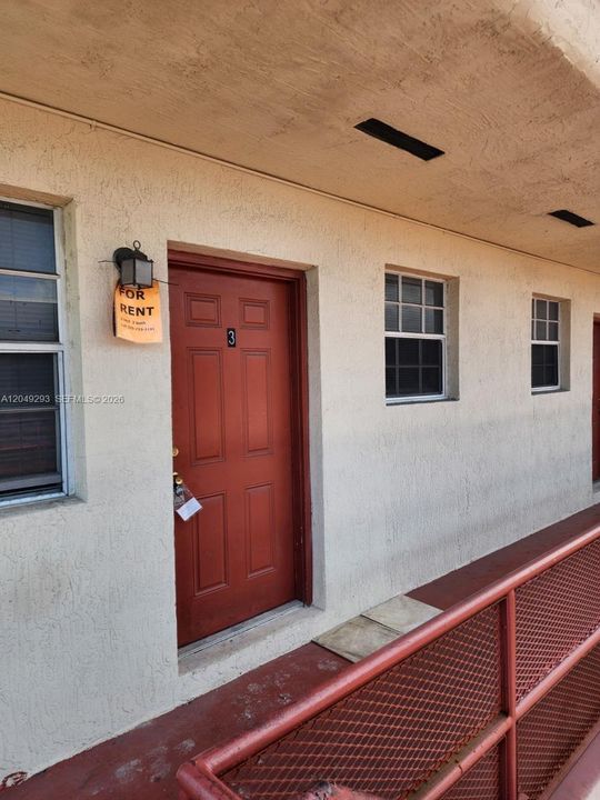 For Rent: $2,000 (3 beds, 2 baths, 1056 Square Feet)