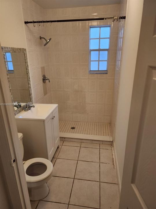 For Rent: $2,000 (3 beds, 2 baths, 1056 Square Feet)