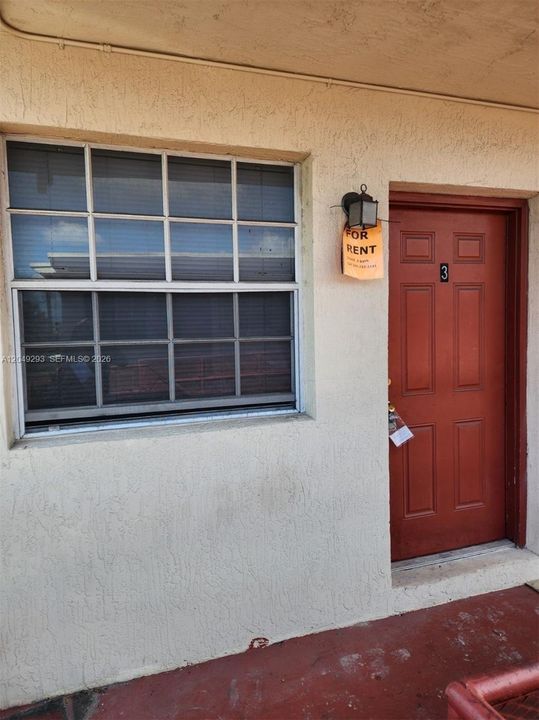 For Rent: $2,000 (3 beds, 2 baths, 1056 Square Feet)