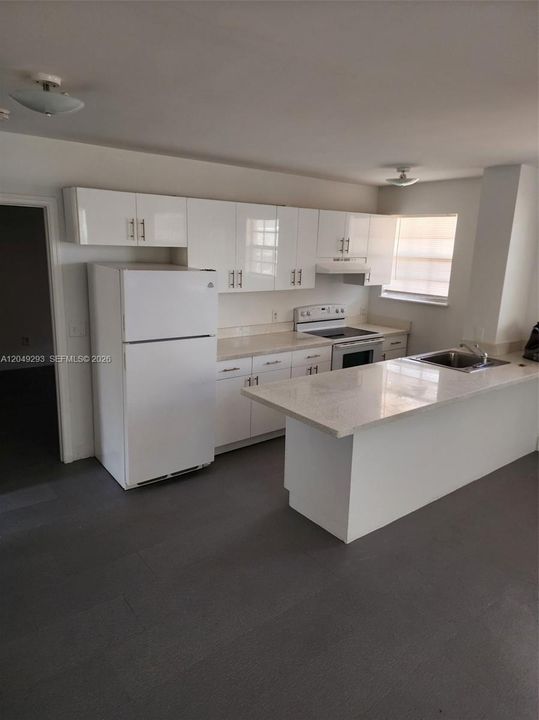 For Rent: $2,000 (3 beds, 2 baths, 1056 Square Feet)