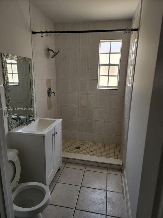 For Rent: $2,000 (3 beds, 2 baths, 1056 Square Feet)