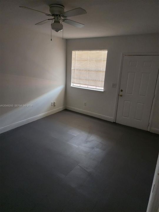 For Rent: $2,000 (3 beds, 2 baths, 1056 Square Feet)