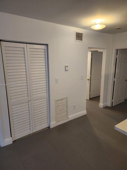 For Rent: $2,000 (3 beds, 2 baths, 1056 Square Feet)