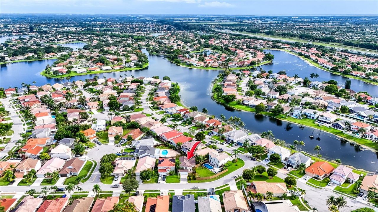 На продажу: $565,000 (4 спален, 2 ванн, 2132 Квадратных фут)