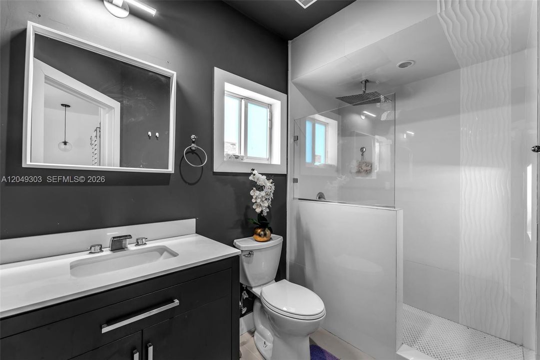 For Sale: $765,000 (3 beds, 3 baths, 1696 Square Feet)