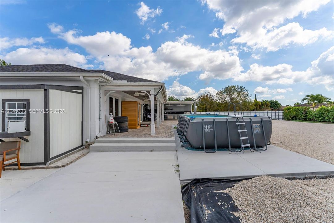 For Sale: $765,000 (3 beds, 3 baths, 1696 Square Feet)