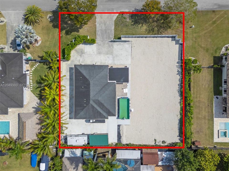 For Sale: $765,000 (3 beds, 3 baths, 1696 Square Feet)
