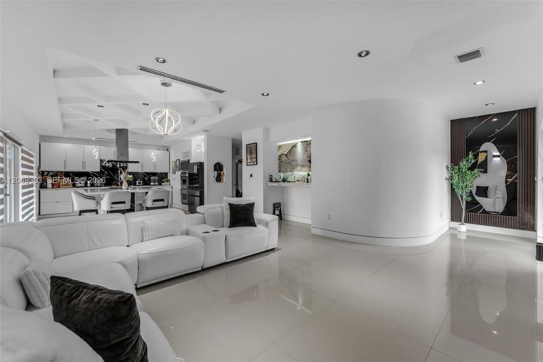 For Sale: $765,000 (3 beds, 3 baths, 1696 Square Feet)