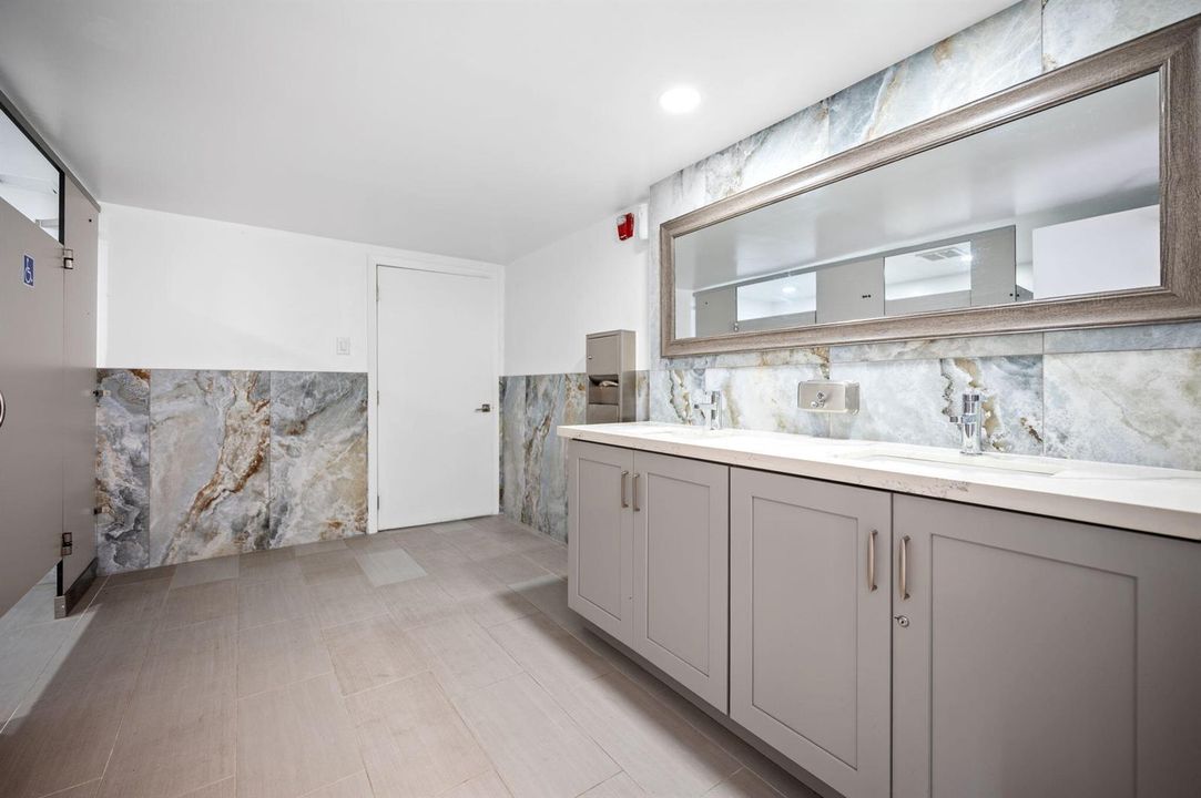 26-web-or-mls-2001-n-ocean-blvd-304