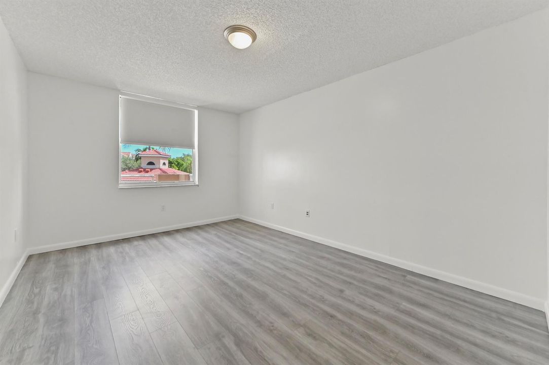 19 Bedroom 03