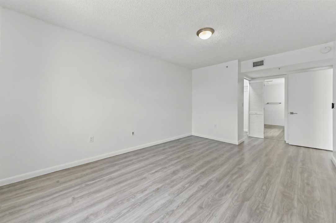 20 Bedroom 04