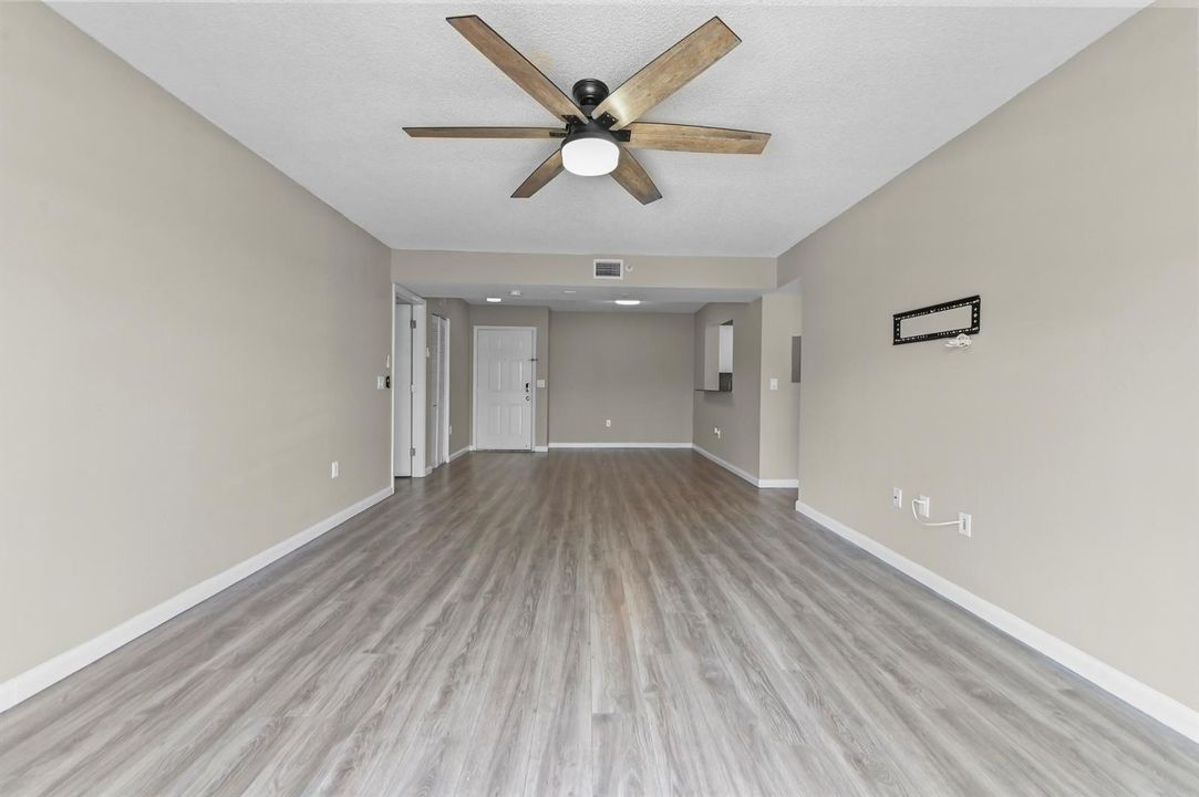 10 Living Room 06