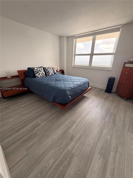 For Rent: $3,500 (1 beds, 1 baths, 760 Square Feet)