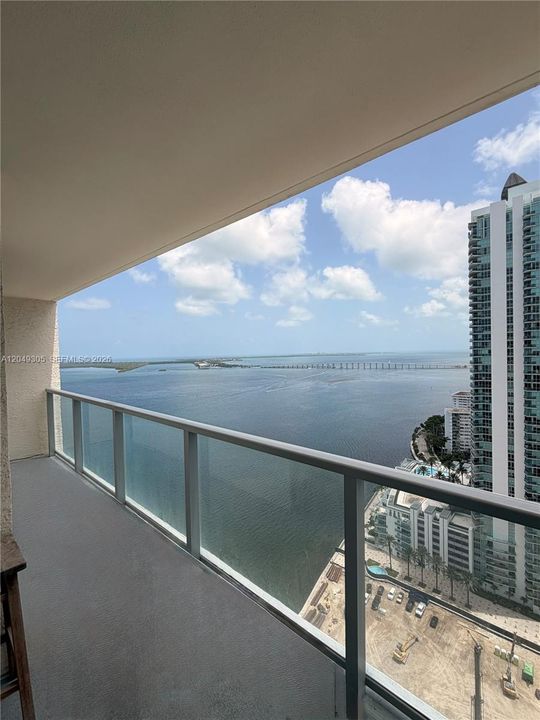 For Rent: $3,500 (1 beds, 1 baths, 760 Square Feet)
