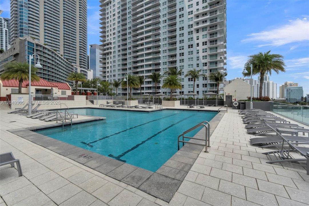 For Rent: $3,500 (1 beds, 1 baths, 760 Square Feet)