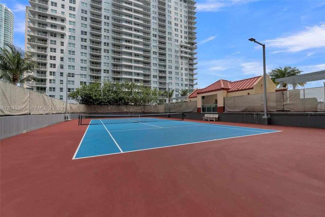 For Rent: $3,500 (1 beds, 1 baths, 760 Square Feet)