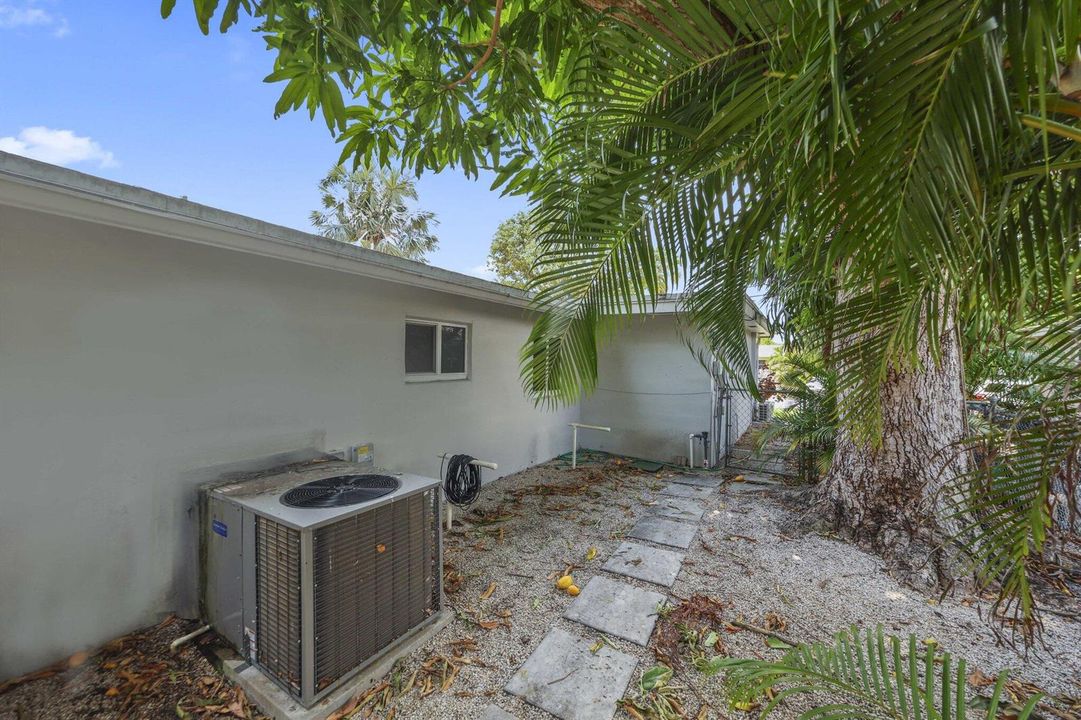 1710 SW 4th Ave - 26.jpg-SMALL