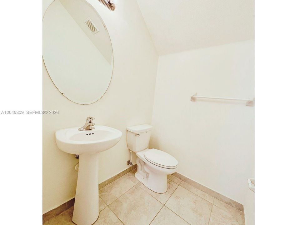 For Rent: $3,000 (3 beds, 2 baths, 2115 Square Feet)
