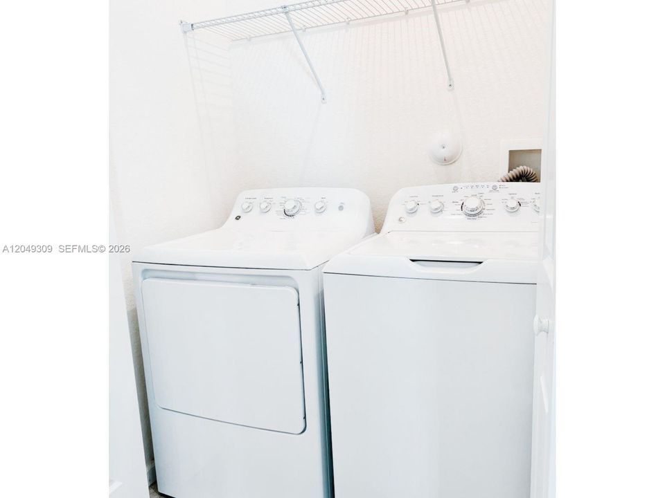 For Rent: $3,000 (3 beds, 2 baths, 2115 Square Feet)