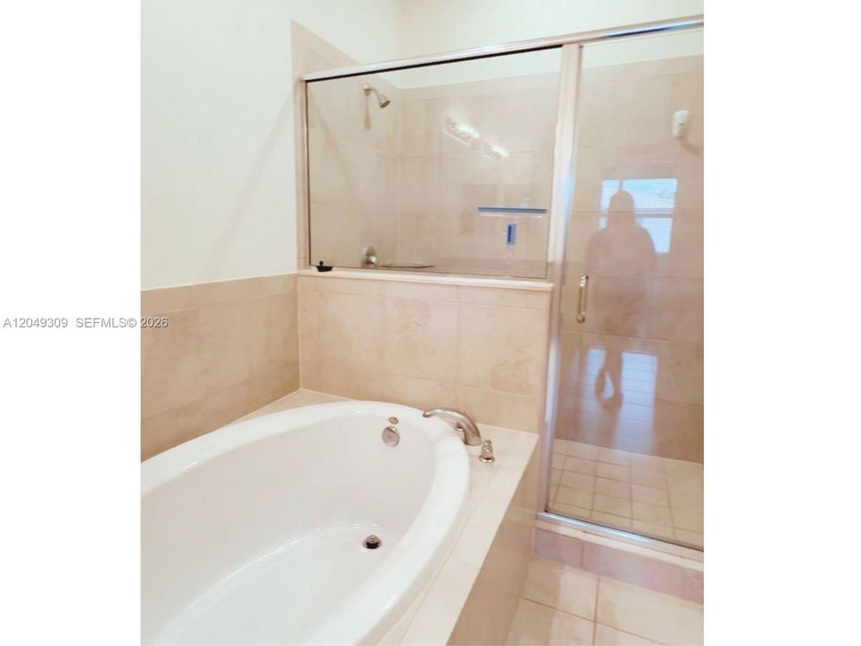 For Rent: $3,000 (3 beds, 2 baths, 2115 Square Feet)