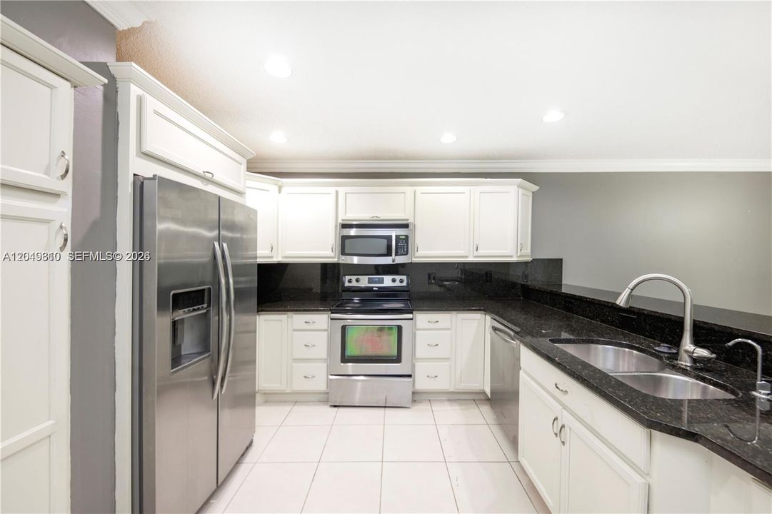 For Rent: $3,400 (3 beds, 2 baths, 1298 Square Feet)