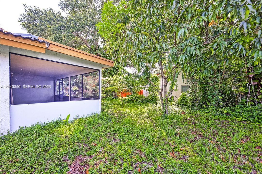 For Rent: $3,400 (3 beds, 2 baths, 1298 Square Feet)