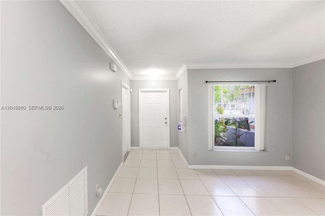 For Rent: $3,400 (3 beds, 2 baths, 1298 Square Feet)