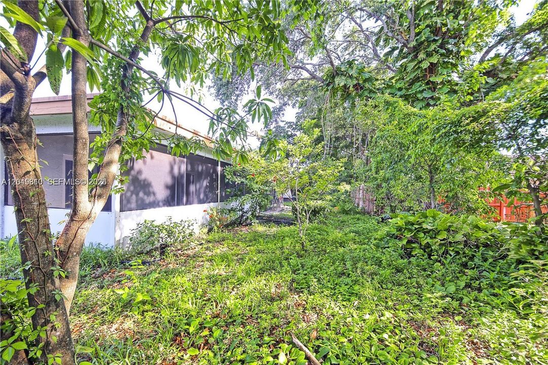 For Rent: $3,400 (3 beds, 2 baths, 1298 Square Feet)