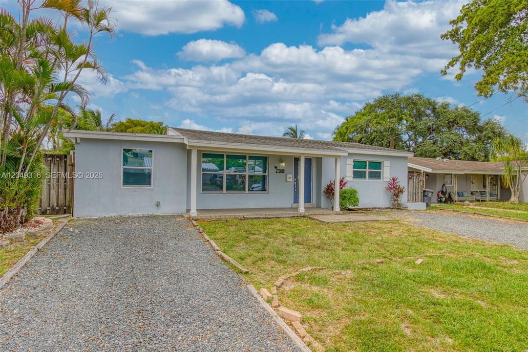 For Rent: $4,950 (3 beds, 2 baths, 1409 Square Feet)