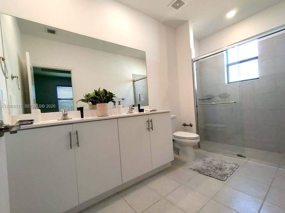 For Rent: $3,700 (4 beds, 3 baths, 1827 Square Feet)