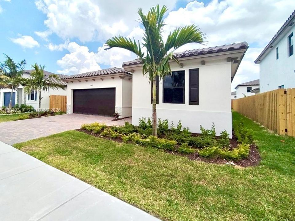 For Rent: $3,700 (4 beds, 3 baths, 1827 Square Feet)