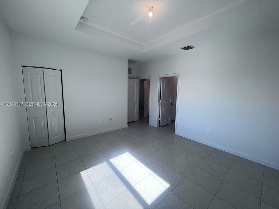 For Rent: $3,700 (4 beds, 3 baths, 1827 Square Feet)